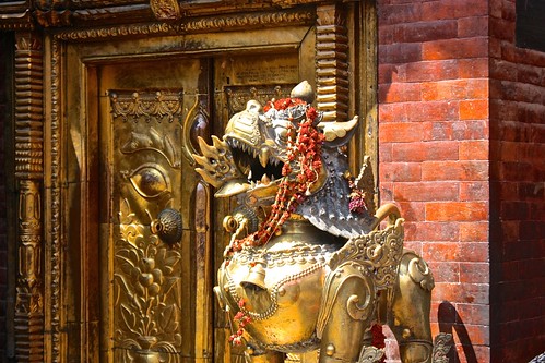 golden dragon shrine