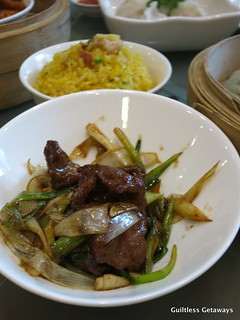 Pan-fried Sliced Beef with Scallions