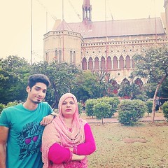 With mom :) #morning #oldbuilding #historicalplace #library #history #park