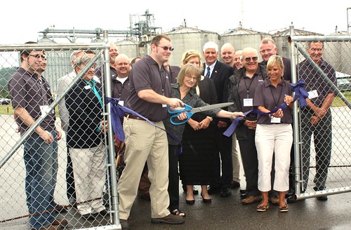 USDA representatives join Three Rivers Energy employees, local and regional elected officials, and community stakeholders at a recent Ribbon Cutting and Open House for the newly refurbished and upgraded ethanol plant in rural Coshocton, Ohio. A $9 million loan guarantee through the Rural Energy for America Program is being used to renovate and improve operations at the plant, which is expected to use about 16 million bushels of primarily locally-grown corn each year. (USDA photo: Heather Hartley)