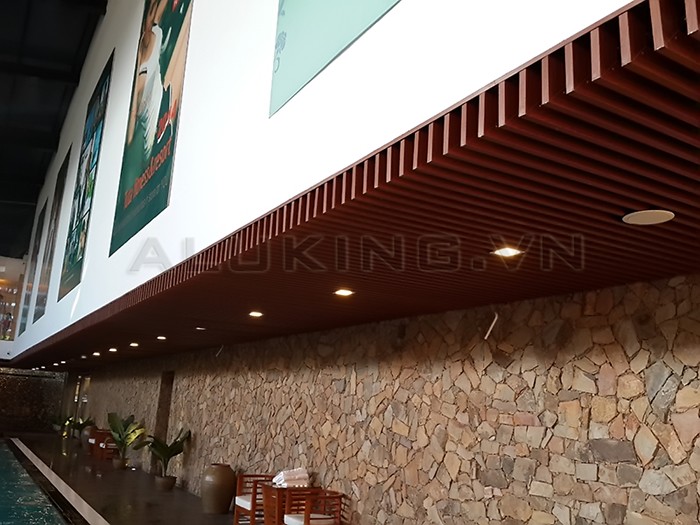 Hệ trần nhôm vân gỗ U-Shaped cho Bể bơi, Resort TUTA(Bắc Giang)