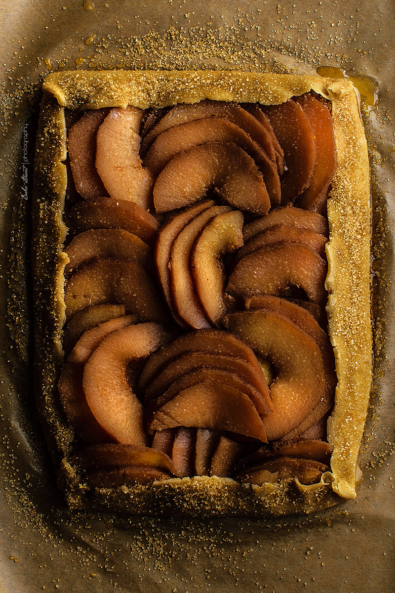 Galette de membrillo, crema de almendra y pistachos