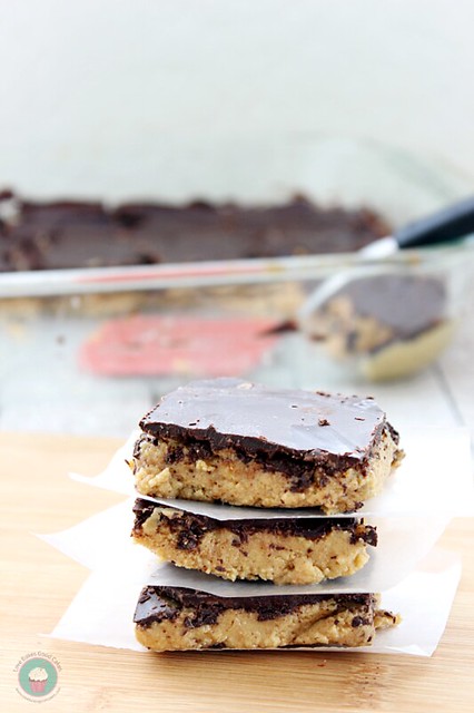 Chocolate Peanut Butter Bars are perfect in lunchboxes or for an after school snack! #DoveTastemaker #chocolate #peanutbutter #bars