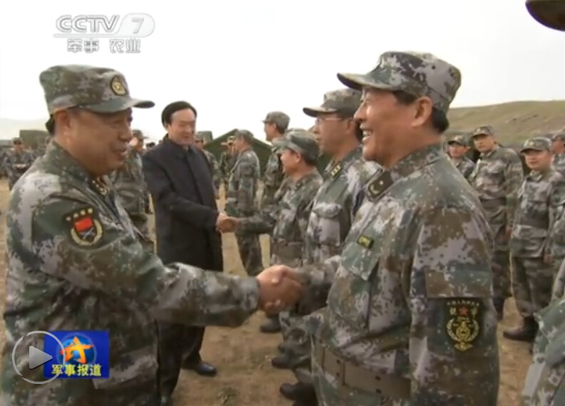 演训结束后，军委副主席范长龙上将接见济南军区第54集团军军长戎贵卿少将及“铁军”驻训人员。