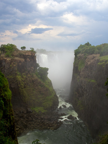 mist green water beautiful river waterfall victoriafalls botswana zambezi simbabwe