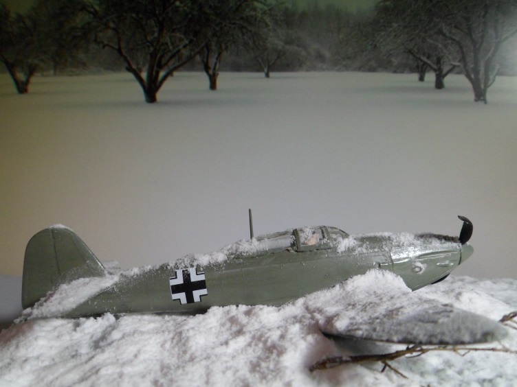 La Dame de la neige [Heller Heinkel 112 + diorama] 14493466159_b70490d6dd_o