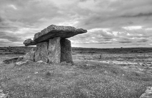 ireland bw irish clare tomb burren portal prehistoric hdr dolmen countyclare poulnabrone