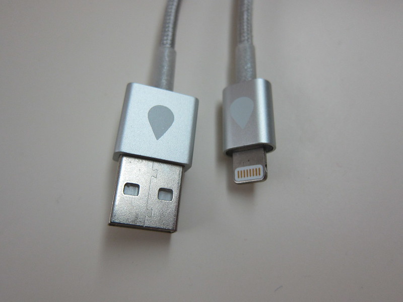 Juices+ - Silver Lightning Cable