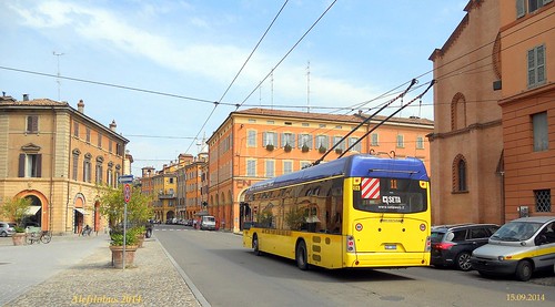filobus Neoplan n°06 in piazzale San Francesco - linea 11