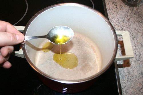 18 - Olivenöl erhitzen / Heat up olive oil
