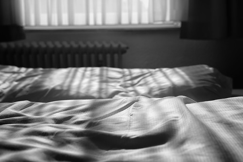 sun david dave backlight sunrise hotel bed room motel cover blanket asylum duvet comforter mentalhospital kracht license:no=no closedclinic
