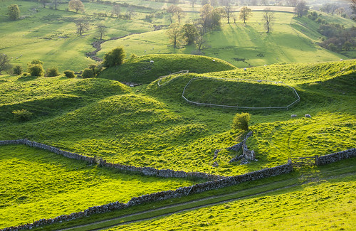 england green castle wall landscape evening gate pilsbury shadows derbyshire peakdistrict may fields earthworks