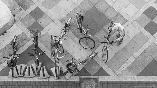 street camera art bicycle canon photography eos view croatia topdown dslr hrvatska tomislav korzo fotoaparat fotografija digitalni umjetnost 60d bicikl slavonskibrod originalni lacic