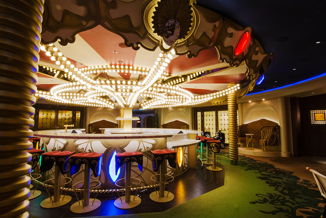 Disney Fantasy La Piazza Lounge