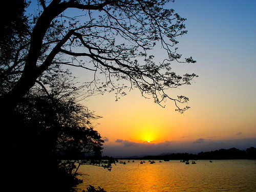 light sunset sun river landscape evening scenery dusk vietnam explore hue perfumeriver inexplore riverscenery sônghương peterch51