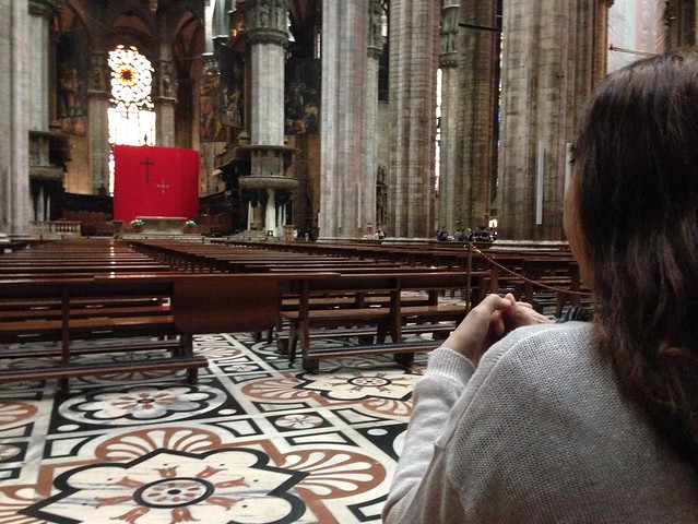 Duomo, MIlan, praying omb