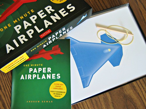 one-minute-paper-airplanes-kit