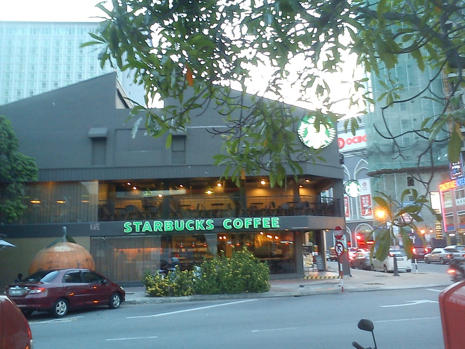 Starbucks kota laksamana