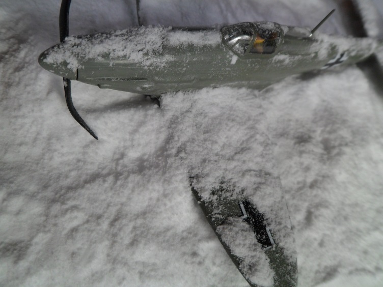 La Dame de la neige [Heller Heinkel 112 + diorama] 14679806272_7772819541_o