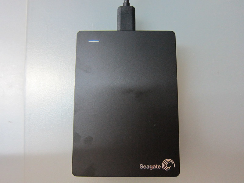 Seagate Backup Plus Fast - Plugged In