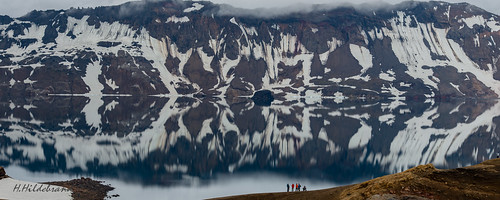 schnee lake snow ice reflections island volcano see iceland highland crater caldera eis vulkan krater reflektionen askja hochland öskjuvatn