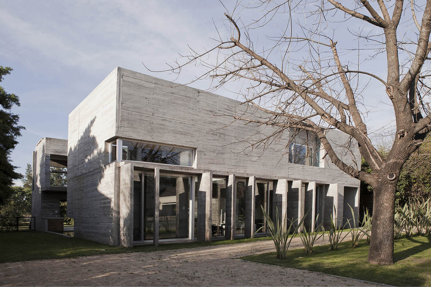 mm_Torcuato House design by BAK arquitectos_04