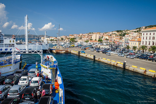 sardegna cars ferry port geotagged puerto boat italia barco ship ita coches lamaddalena sal18250 vacaciones2013 geo:lat=4121206050 geo:lon=940732241