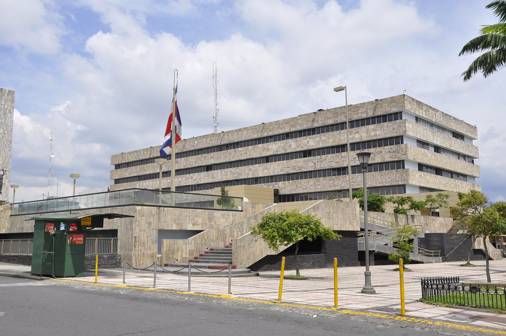 image of government building in costa rica
