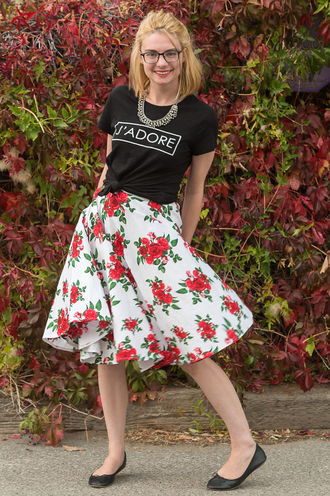 graphic T-shirt, rose print, floral, skirt, hell bunny, popbasic, never fully dressed, withoutastyle,