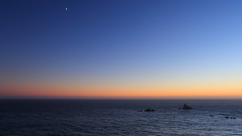 california sunset sky rocks horizon pacificocean sonomacounty jenner pacificcoast crescentmoon