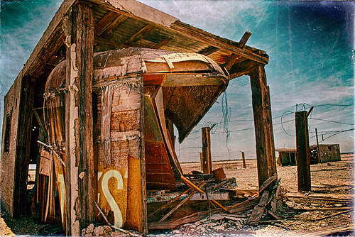 california wood sun pope hot building rot dusty abandoned metal fence weird wooden sand nikon rust desert garage surreal dry scratches structure dirty dirt rusted weathered trailer d200 dust scratched barbwire hdr saltonsea rotted hbmike2000