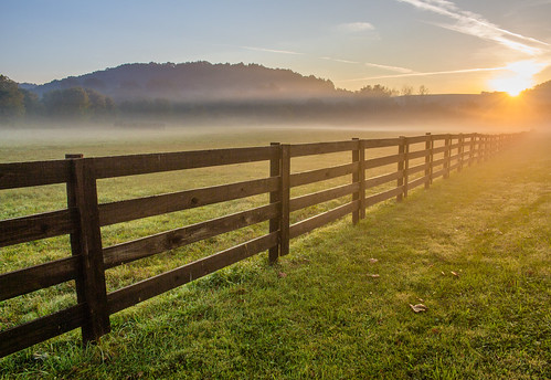 ohio summer sun fog sunrise fence outdoors nelsonville hockingcollege unlimitedphotos kmsmith hockingrivervalley