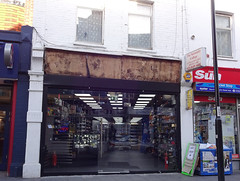 Picture of Vape And Mobile, 1 Selsdon Road