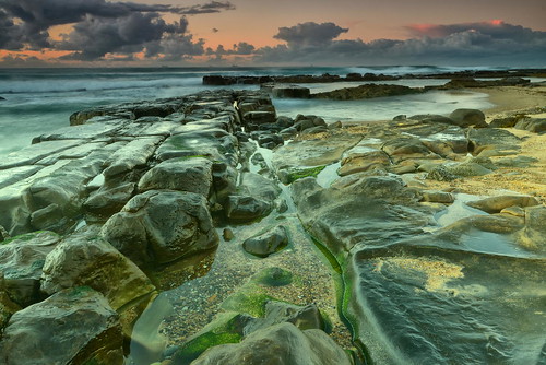 sunrise rocks cloudy australia newsouthwales aus merewether rockpool paulhollins nikond610