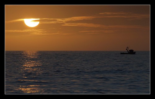 light sunset sea sun sol digital atardecer boat mar fishing warm barco canarias olympus gran rays pesca zuiko ocaso islas canaria crepúsculo rayos agaete cálido 40150 e620