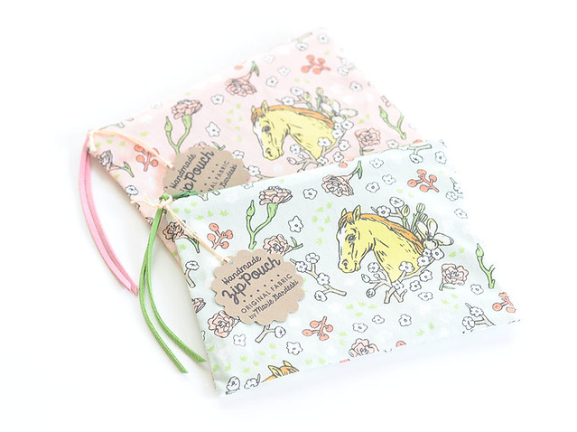floral horse ziper pouch