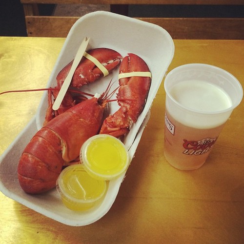 coastal n.e. Summer Classic #lobster #boiledlobster #beer