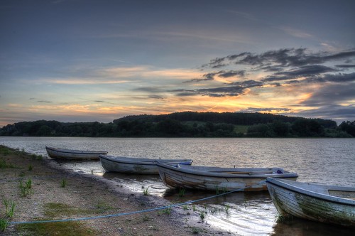 sunset landscape boats nikon reservoir d90 cropston 1855mmvr