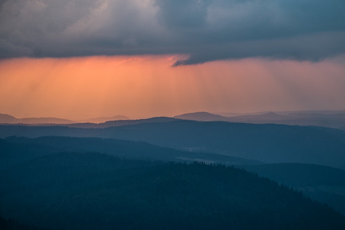 vosges honeck mountain montagne paysage landscape sunset crepuscule clouds nuages light orange sun soleil velvia