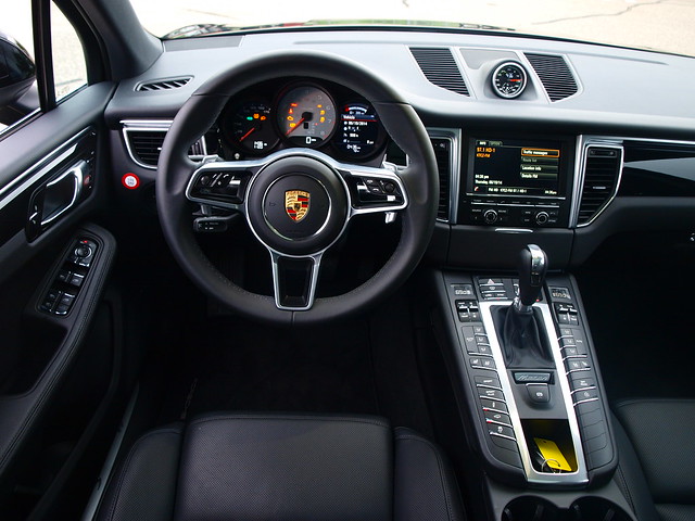 2015 Porsche Macan S