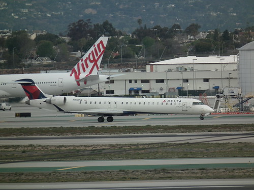 N170PQ CRJ900 Los Angeles, CA March 2014