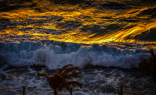 cancún coahuiladezaragoza mexico mx caribbean sea sunrise cancun yucatán yucatan quintanaroo quintana roo riviera maya rivieramaya resort hotel vacation water bay gulf cove ocean wave surf waves dawn morning am
