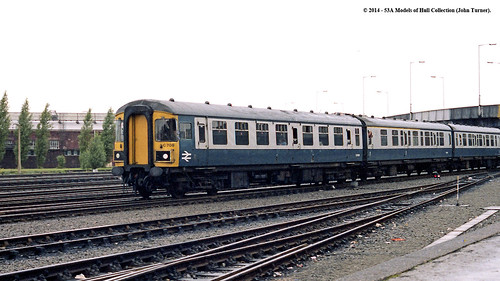 train diesel railway passenger britishrail doncaster southyorkshire dmu dmsk class123 e52100