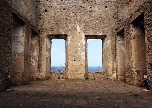windows two castle borgholm