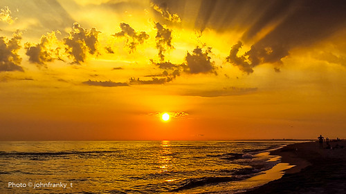 johnfranky t tramonto sole rosso spiaggia lido di ostia roma nuvole giallo beach clouds tirreno sun