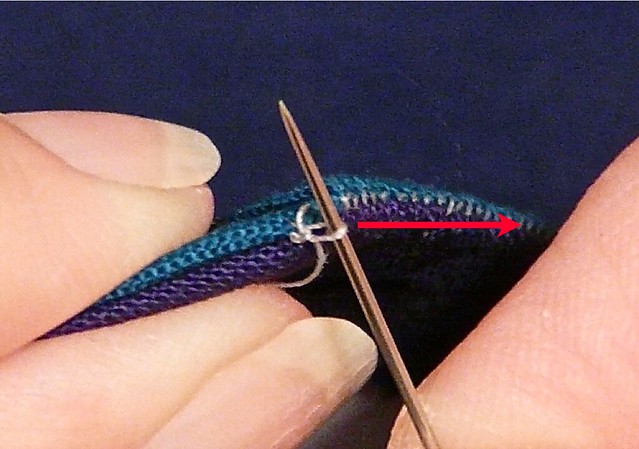 How to Knotted Thread While Hand Sewing