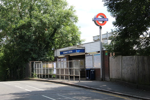 Ickenham Station (1)