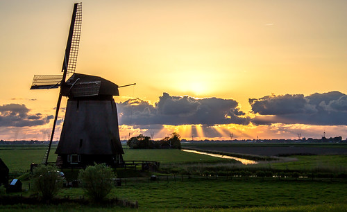 old travel sunset holland classic mill netherlands windmill dutch clouds zonsondergang flat nederland land sunrays polder dike molen