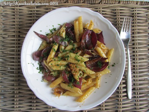 ©Penne with roasted onions, Frisian blue and walnuts from Diana Henry(1)