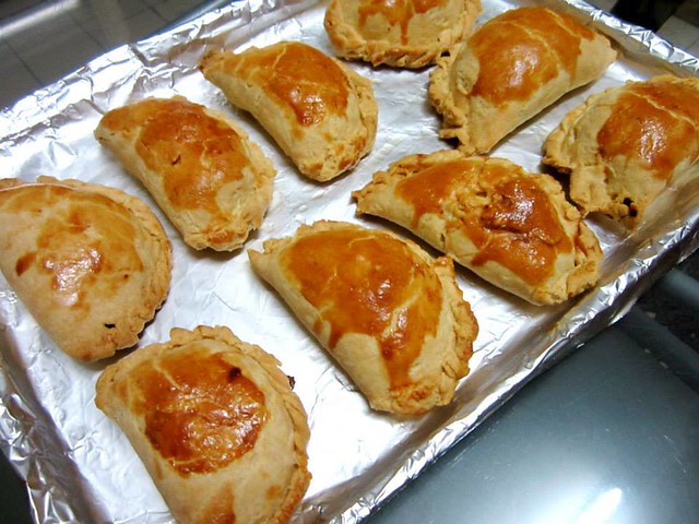 Baked curry puffs
